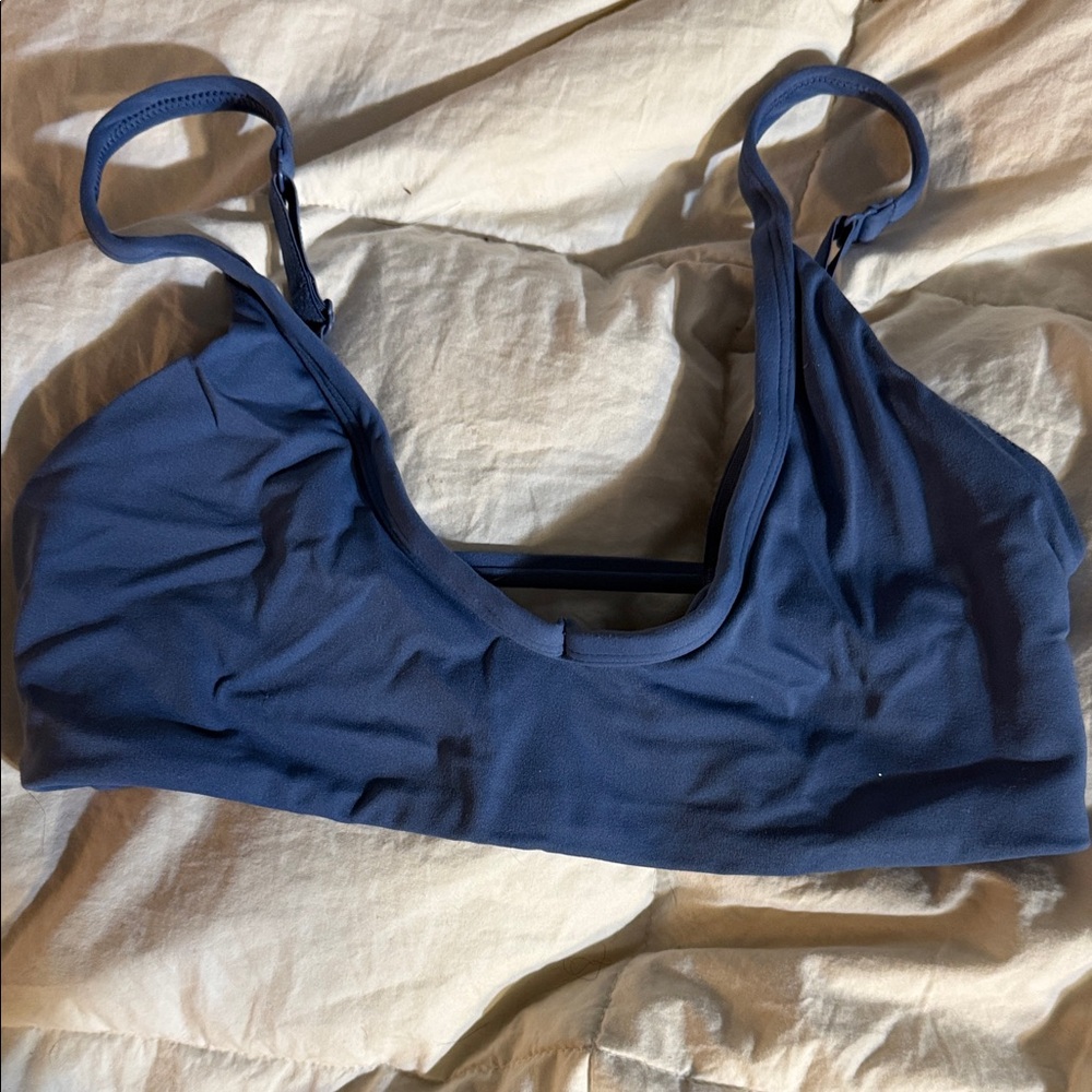 Stylish Deep Blue Sports Bra
